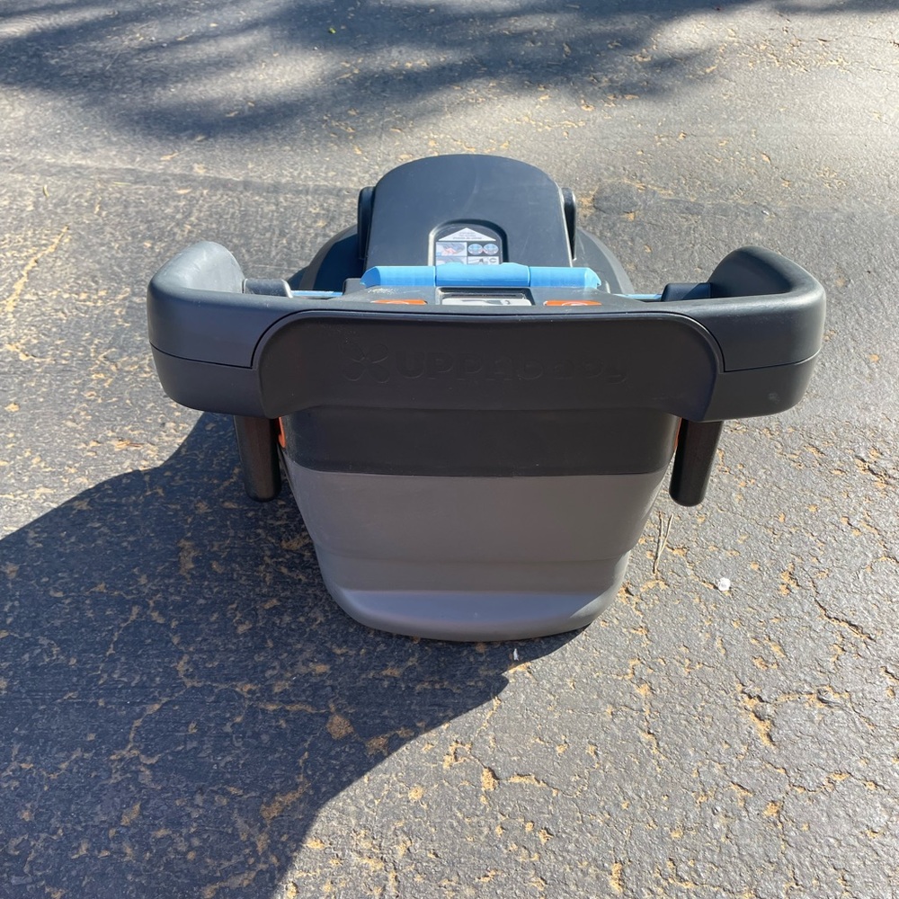 Uppa baby mesa car seat base